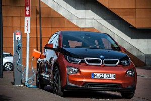 BMW-solarbatterie-sonnenbatterie