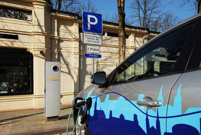 elektroautos-solarbatterien-feldversuch-berlin